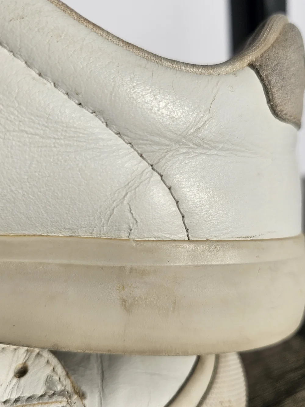Veja Campo T2 White/Almond Leather Sneakers w/ Beige Suede V Logo Women's Size 9